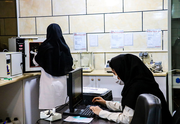 کنترل کیفیت و آزمایشگاه تخصصی - فروشگاه زعفران صادراتی زافارونه