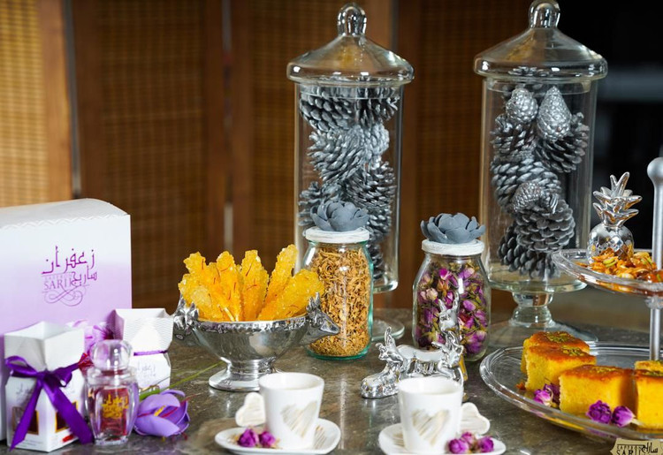 خرید آنلاین زعفران نگین صادراتی کریستالی آذین | زافارونه فروشگاه تخصصی زعفران صادراتی