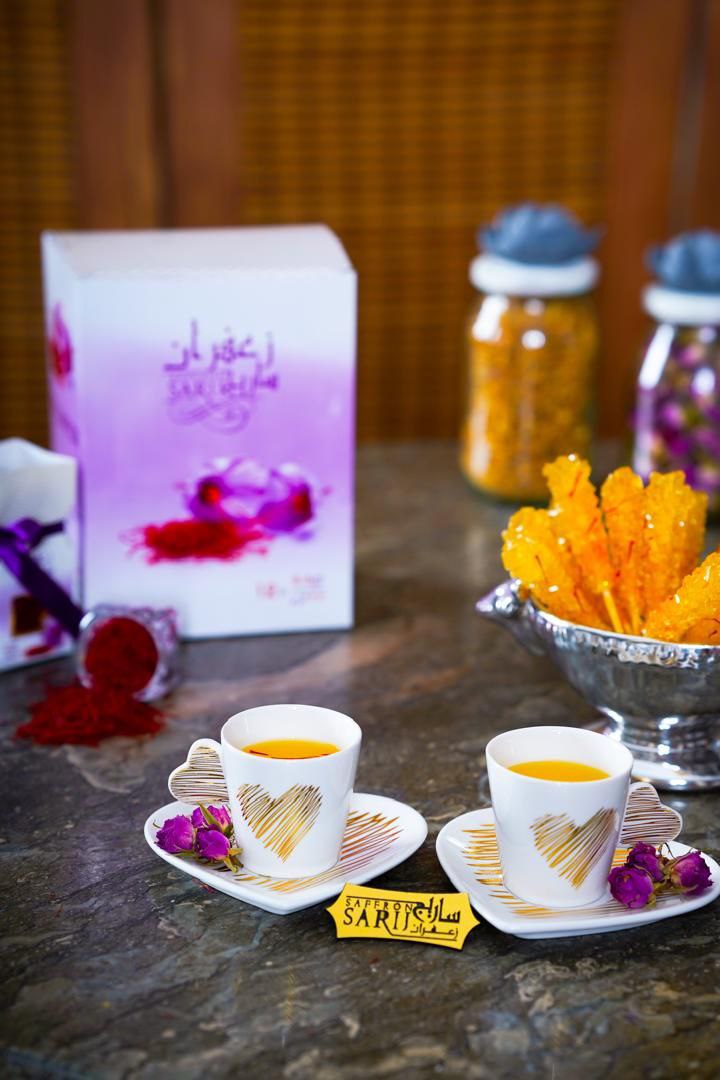 خرید زعفران نگین درجه یک صادراتی از زافارونه، با کیفیت برتر و دارای گواهینامه‌های بین‌المللی.