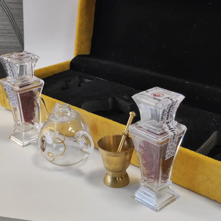 Luxury Saffron Gift Box – Zafarone | فروشگاه تخصصی زعفران صادراتی